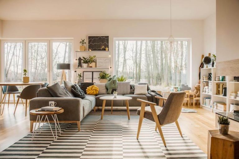 how many paint colors should a home have