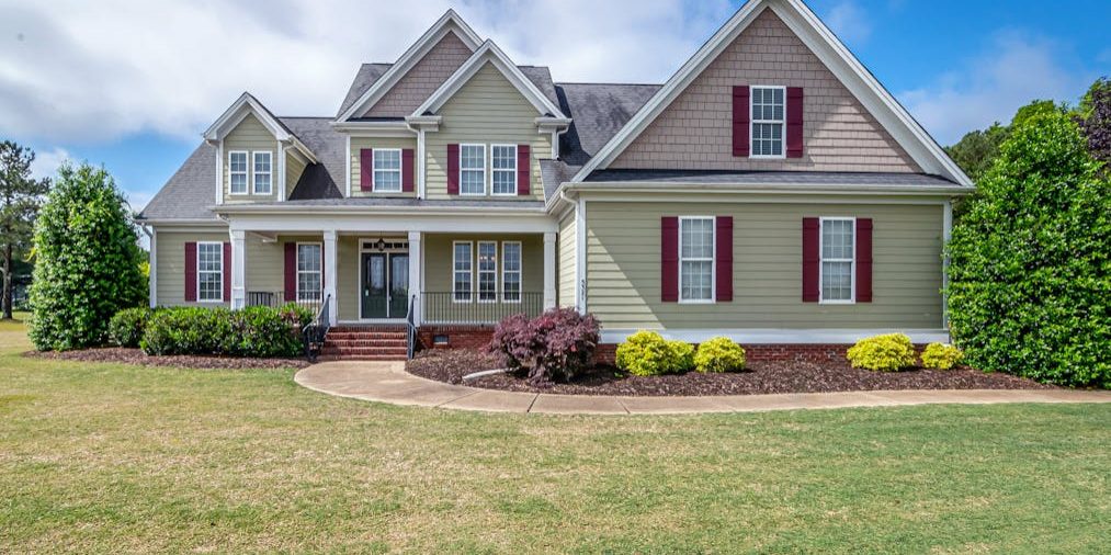 best trim paint colors for curb appeal