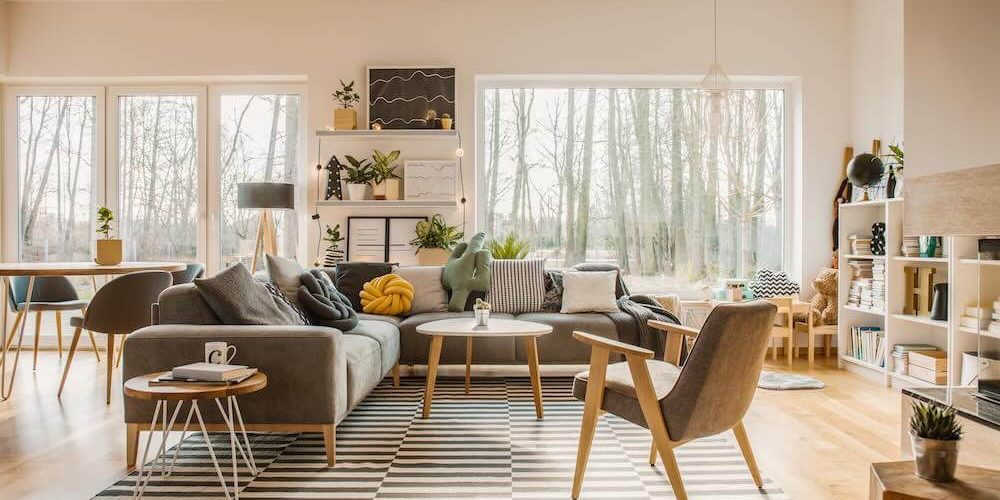 how many paint colors should a home have