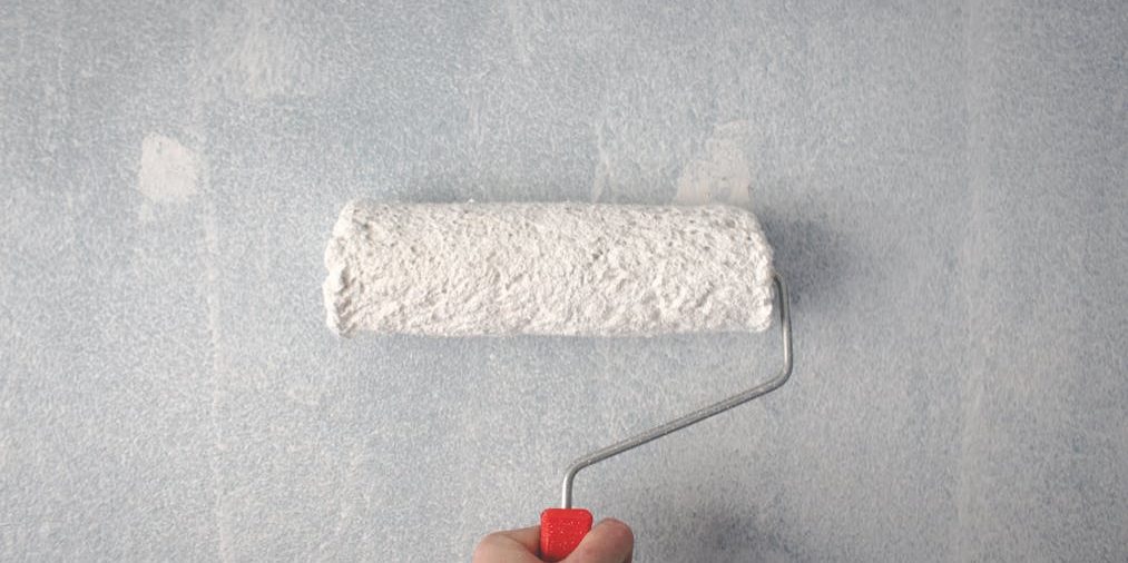 should I repaint interior walls before holidays